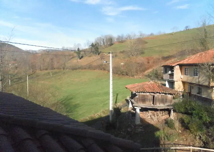 Apartamentos Rurales La Caviana